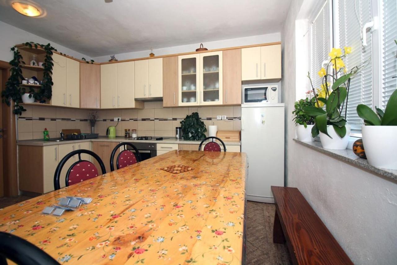 4 Bedroom Apartment In טיסנו מראה חיצוני תמונה